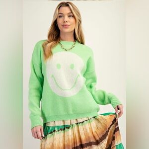 NWT Easel Smiley Face Green Loose Fit Crew Neck Sweater Size Small